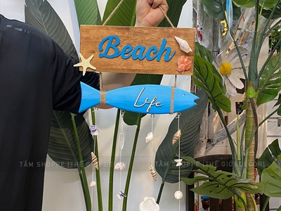 Bảng treo chủ đề biển Beach Life Cá Xanh treo ốc [dây thừng - vỏ ốc thật] KT55x32cm BTC-BIEN-03
